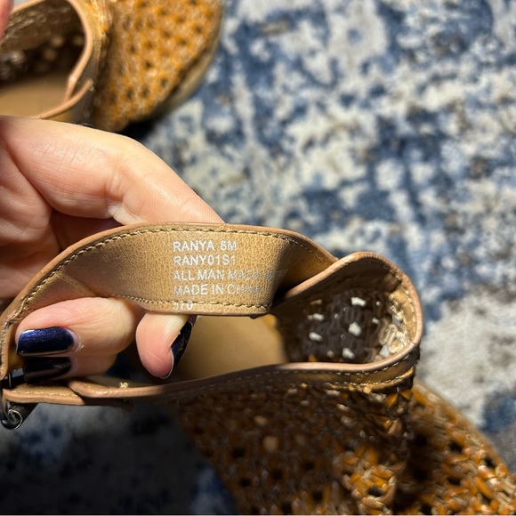 Steve Madden Brown Ranya Cognac Leather Buckle Strap Block Peep Toe Heels Size 8 - Picture 11 of 12